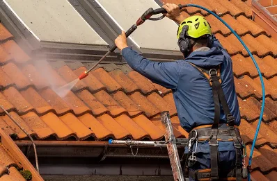 Démoussage et hydrofuge de toiture à Railleu