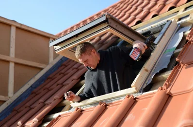 Pose de fenêtres de toit Velux à Railleu